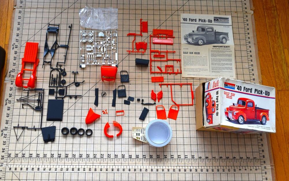 VTG Monogram ’40 Ford Pick-Up Early Iron 1/24 Model Kit #8282 RARE AS IS